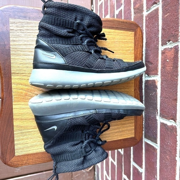 Nike Roshe One Sneaker Boots - Picture 3 of 7